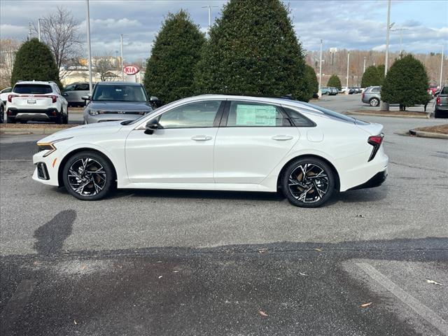 Photo of 2025 Snow White Pearl Kia K5