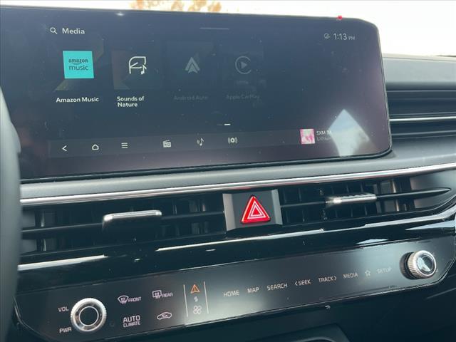 Photo of 2025 Snow White Pearl Kia K5