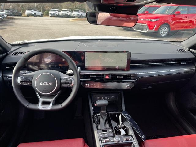 Photo of 2025 Snow White Pearl Kia K5