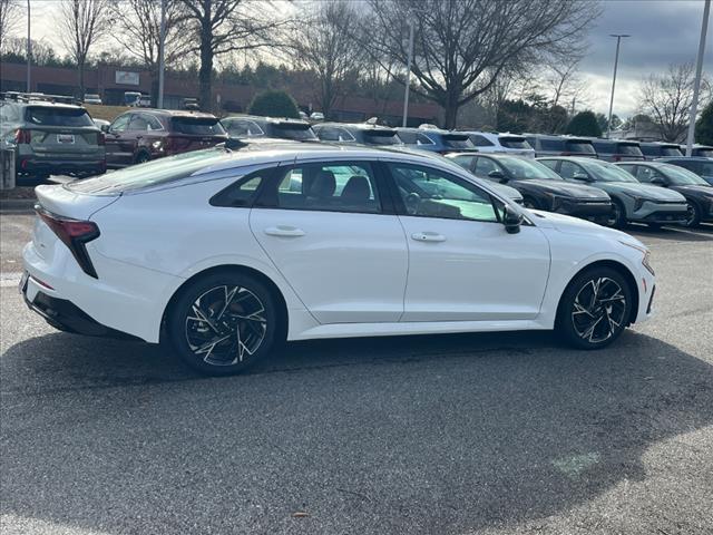 Photo of 2025 Snow White Pearl Kia K5