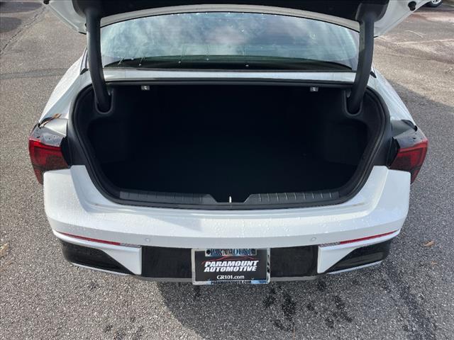 Photo of 2025 Snow White Pearl Kia K5