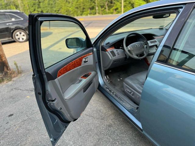 Photo of 2005 Blue Mirage Metallic Toyota Avalon