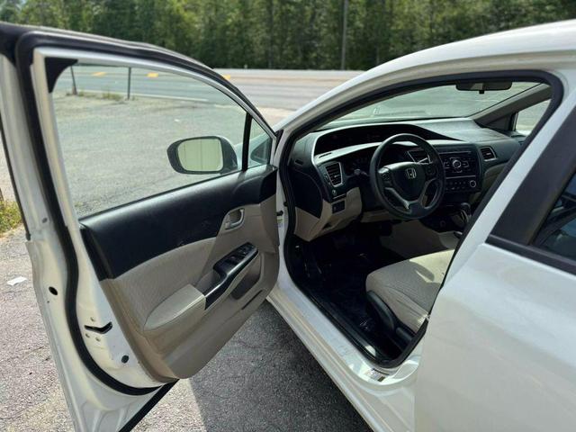 Photo of 2015 Taffeta White Honda Civic