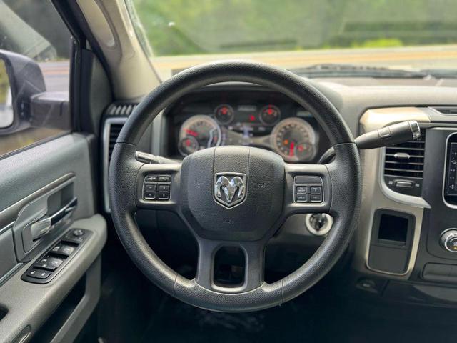 Photo of 2013 Bright White Clearcoat RAM 1500