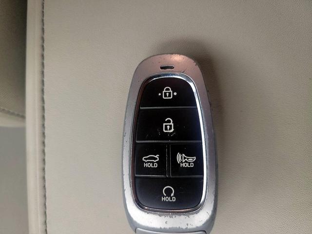 Photo of 2023 Gray Hyundai SONATA