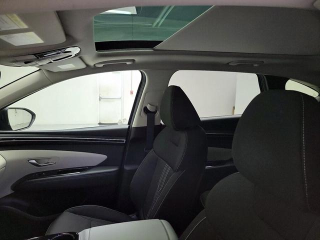 Photo of 2022 Gray Hyundai TUCSON Hybrid
