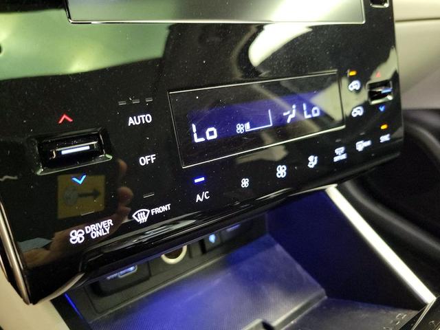 Photo of 2022 Gray Hyundai TUCSON Hybrid