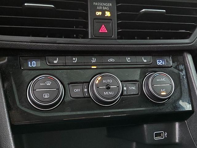 Photo of 2019 White Volkswagen Jetta