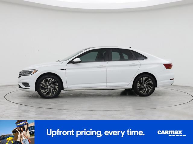 Photo of 2019 White Volkswagen Jetta