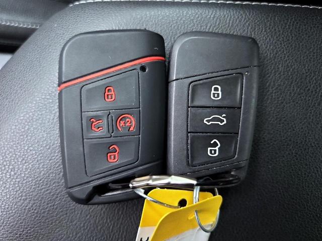 Photo of 2019 White Volkswagen Jetta
