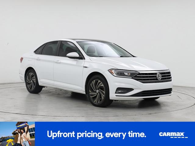 Photo of 2019 White Volkswagen Jetta