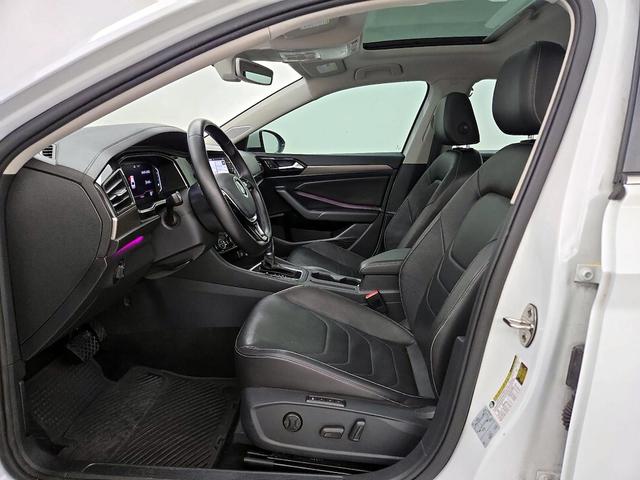 Photo of 2019 White Volkswagen Jetta