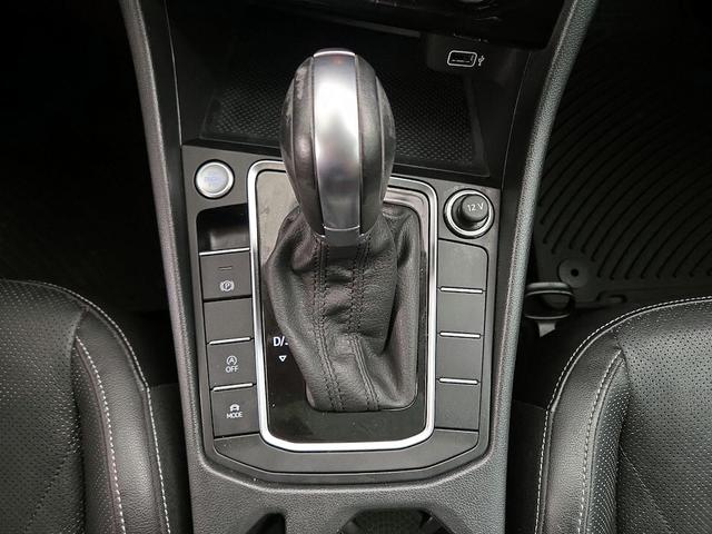 Photo of 2019 White Volkswagen Jetta
