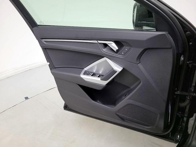 Photo of 2021 Black Audi Q3