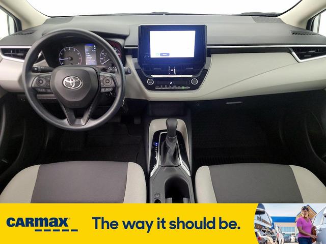 Photo of 2023 White Toyota Corolla