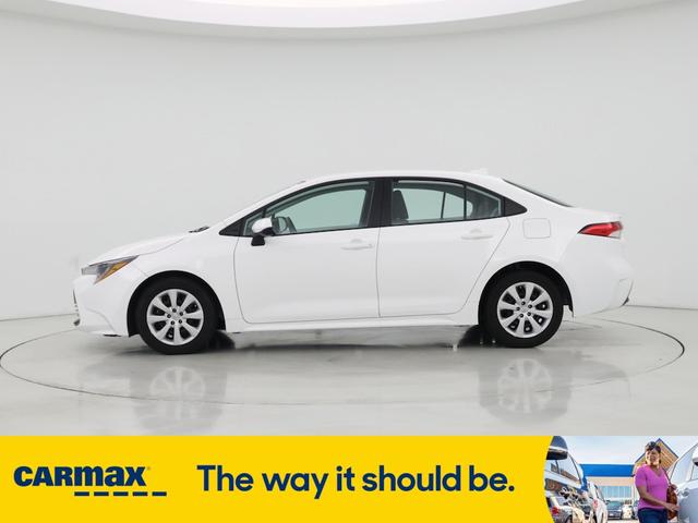 Photo of 2023 White Toyota Corolla