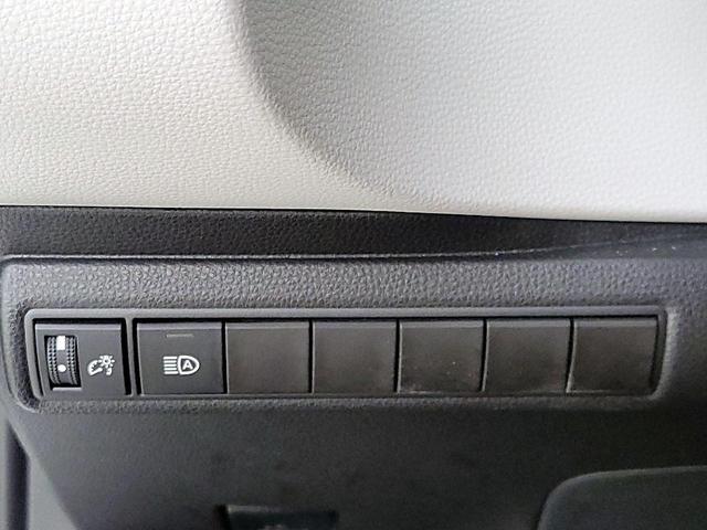 Photo of 2023 White Toyota Corolla