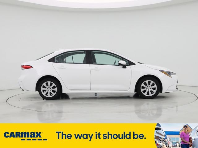 Photo of 2023 White Toyota Corolla