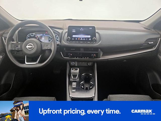 Photo of 2023 White Nissan Rogue