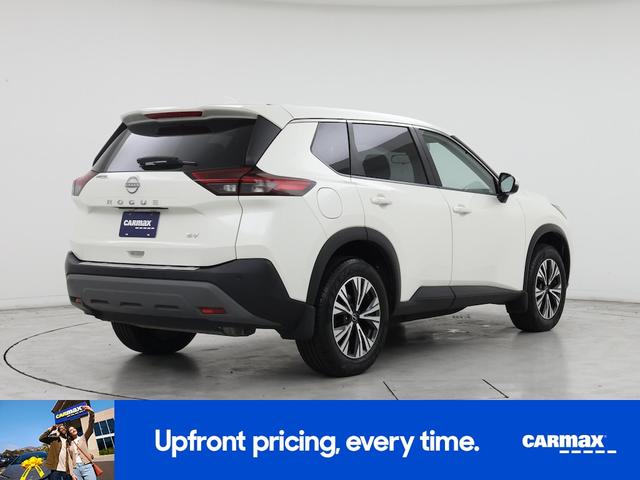 Photo of 2023 White Nissan Rogue