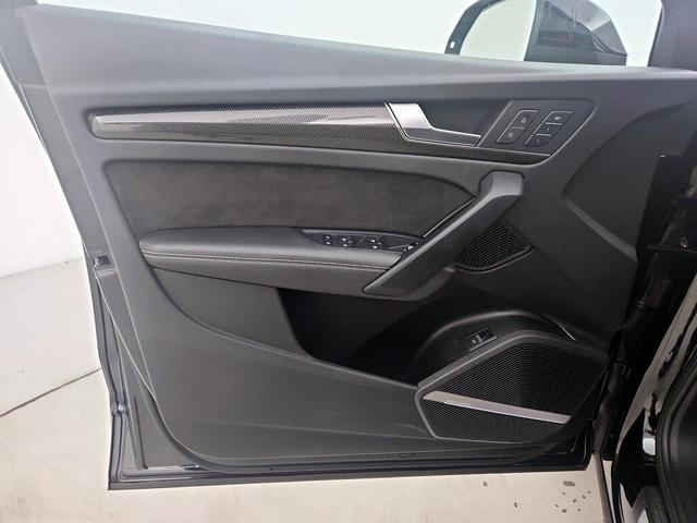 Photo of 2020 Black Audi SQ5
