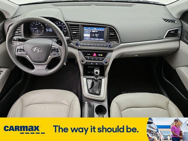 Photo of 2017 Gray Hyundai ELANTRA