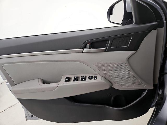 Photo of 2017 Gray Hyundai ELANTRA