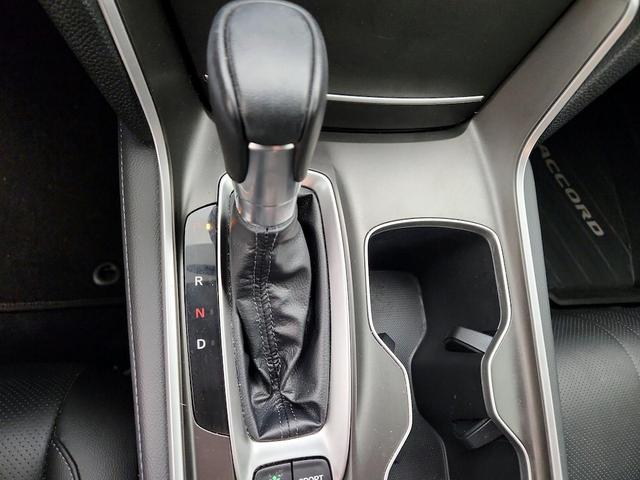 Photo of 2022 Gray Honda Accord