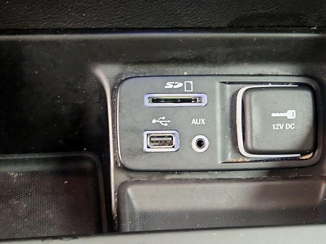Photo of 2014 Gray Jeep Cherokee