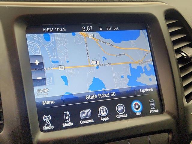 Photo of 2014 Gray Jeep Cherokee