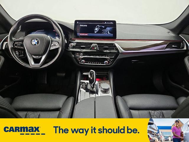 Photo of 2021 White BMW 530