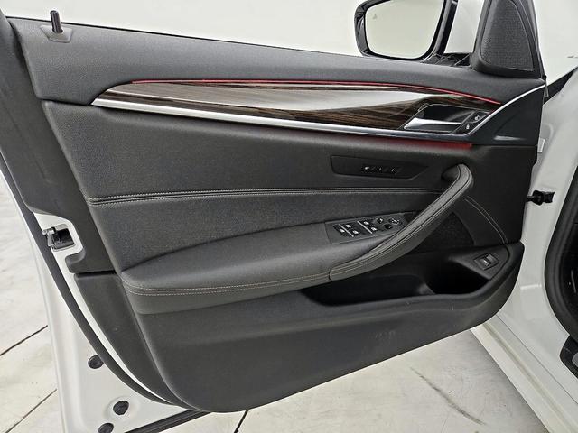 Photo of 2021 White BMW 530