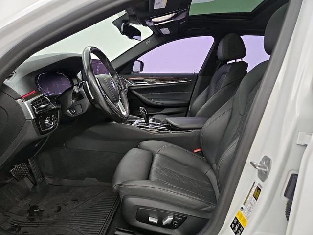 Photo of 2021 White BMW 530