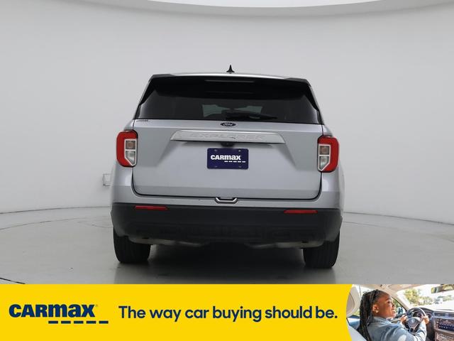 Photo of 2022 Silver Ford Explorer