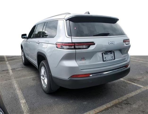 Photo of 2025 Silver Zynith Jeep Grand Cherokee L