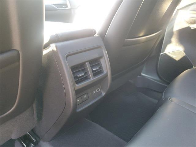 Photo of 2021 Radiant Silver Metallic Cadillac XT4
