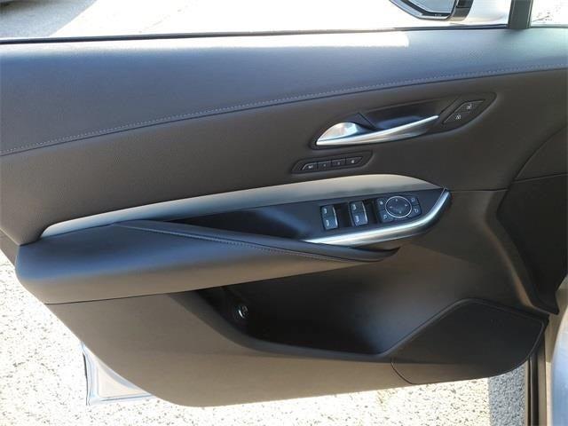 Photo of 2021 Radiant Silver Metallic Cadillac XT4