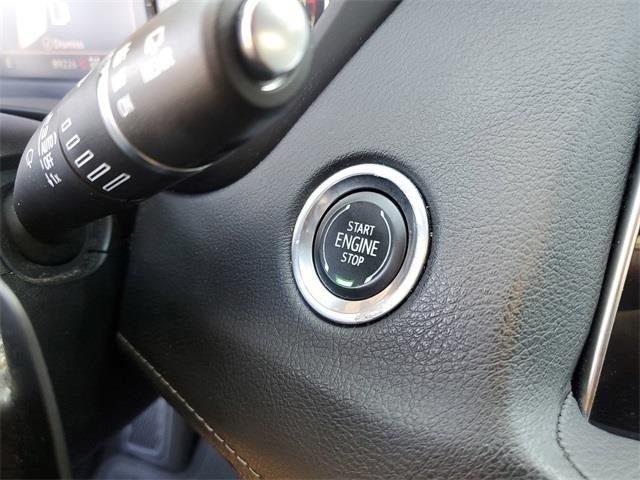 Photo of 2021 Radiant Silver Metallic Cadillac XT4