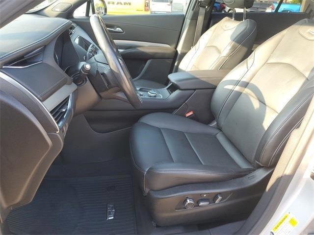 Photo of 2021 Radiant Silver Metallic Cadillac XT4
