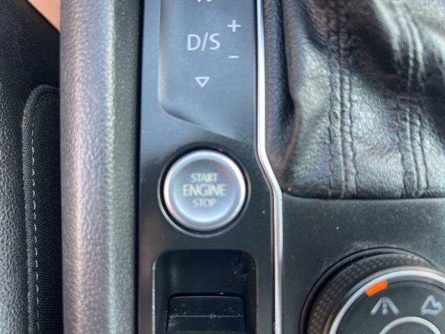 Photo of 2019 Deep Black Volkswagen Atlas