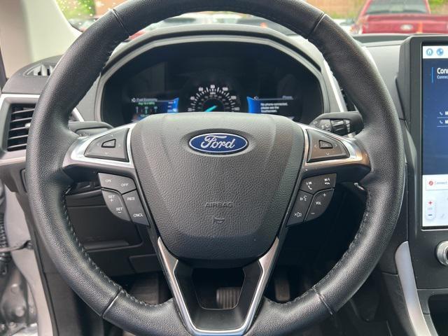 Photo of 2022 Iconic Silver Metallic Ford Edge