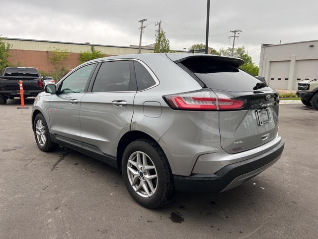 Photo of 2022 Iconic Silver Metallic Ford Edge