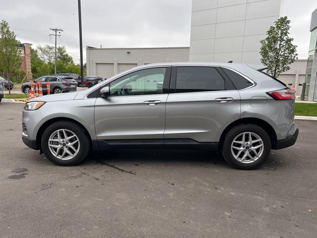 Photo of 2022 Iconic Silver Metallic Ford Edge