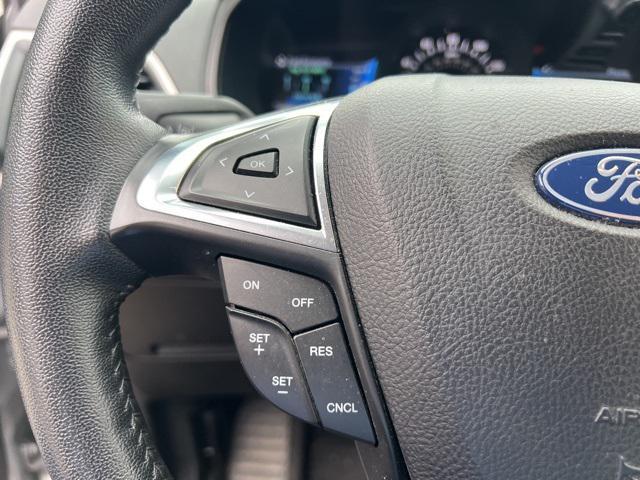 Photo of 2022 Iconic Silver Metallic Ford Edge