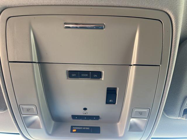 Photo of 2016 Summit White GMC Sierra 1500