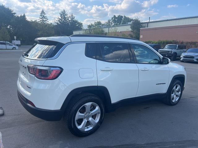 Photo of 2018 White Clearcoat Jeep Compass