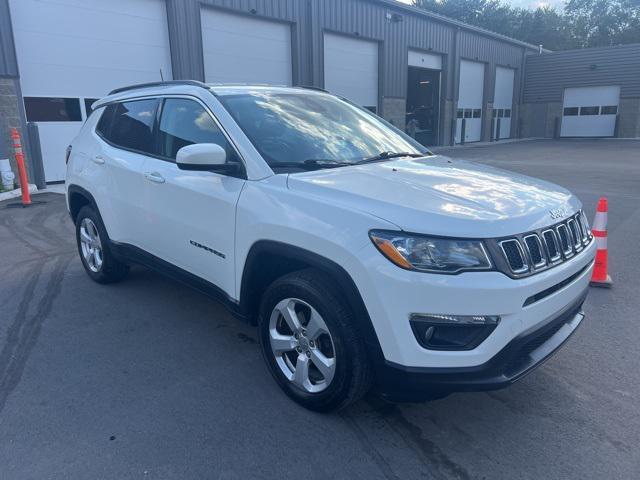 Photo of 2018 White Clearcoat Jeep Compass