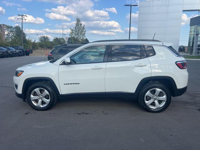 Photo of 2018 White Clearcoat Jeep Compass