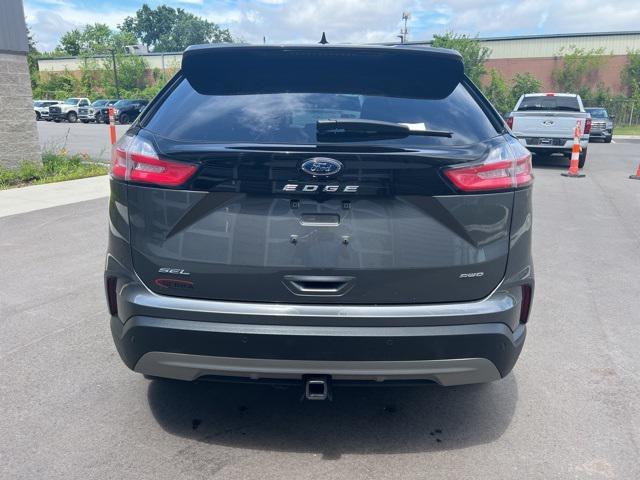 Photo of 2023 Carbonized Gray Metallic Ford Edge