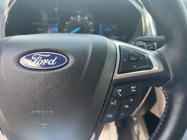 Photo of 2023 Carbonized Gray Metallic Ford Edge